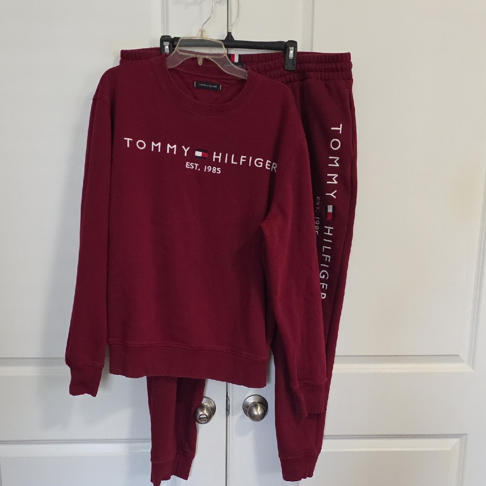 Tommy Hilfiger Maroon Sweatpants & Joggers Set